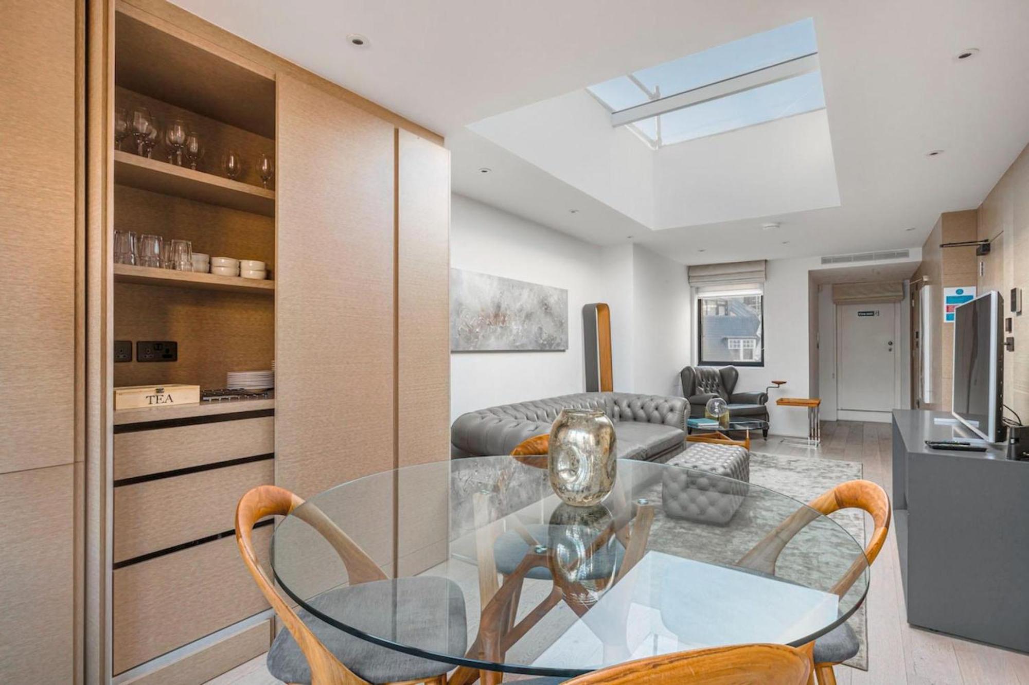 Maddox Street Apartment *