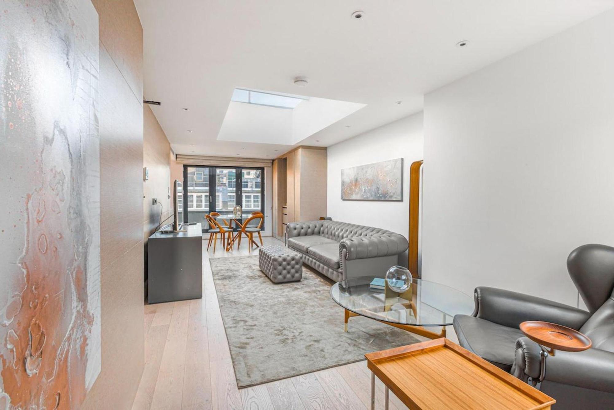 Maddox Street Apartment *