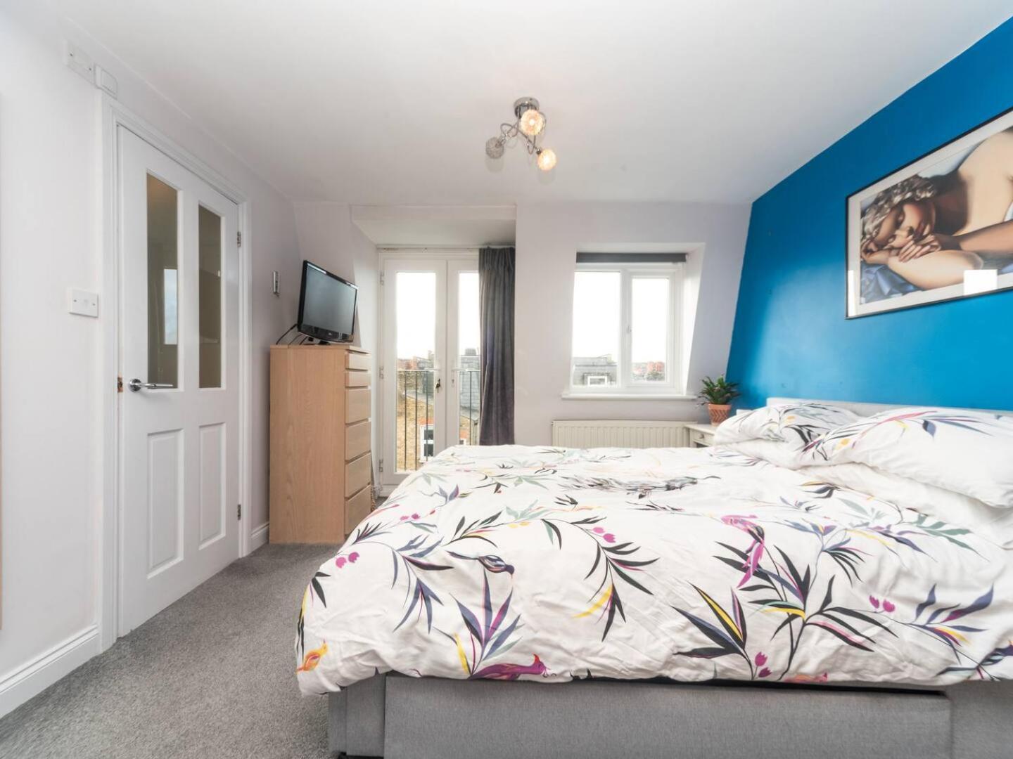 Pass The Keys - Wonderful Family In Earlsfield London