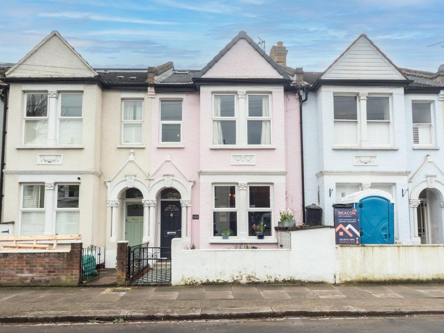 Pass The Keys - Wonderful Family In Earlsfield * London