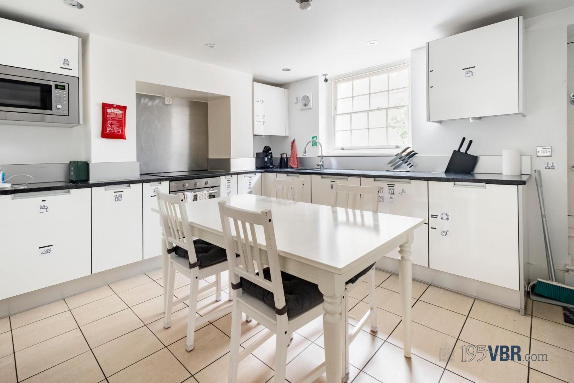 Appartement 195vbr With Private Bathrooms, Shared Kitchen Londen