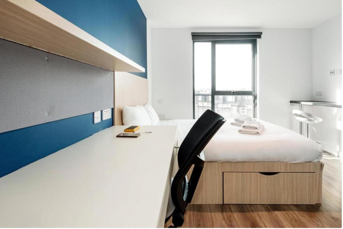 Spacious & Bright In Lewisham Quick Links London