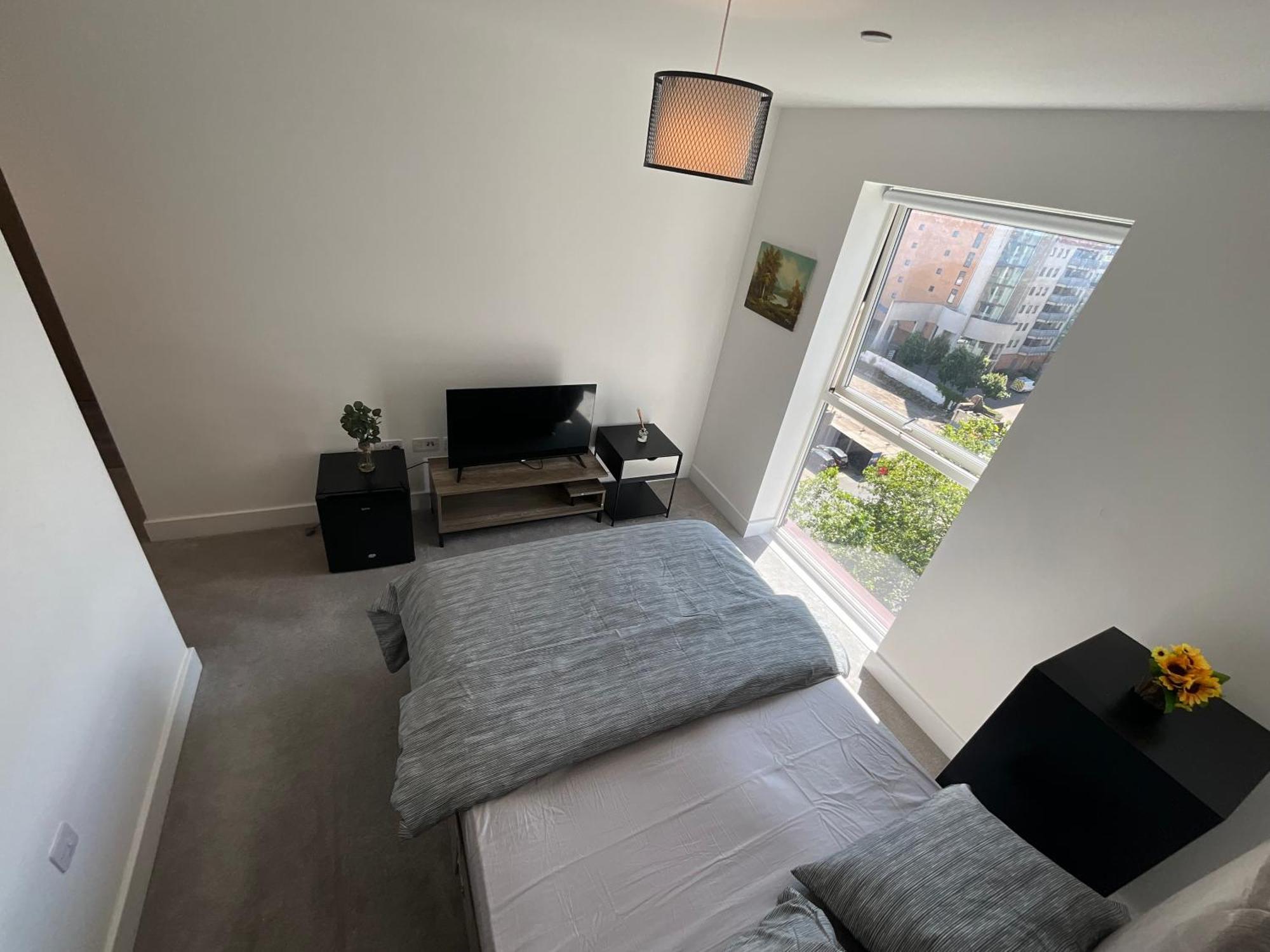 1br Gem In Shared Near O2 Arena & Excel With Patio, Private Bath, Free Parking & Garden Appartement