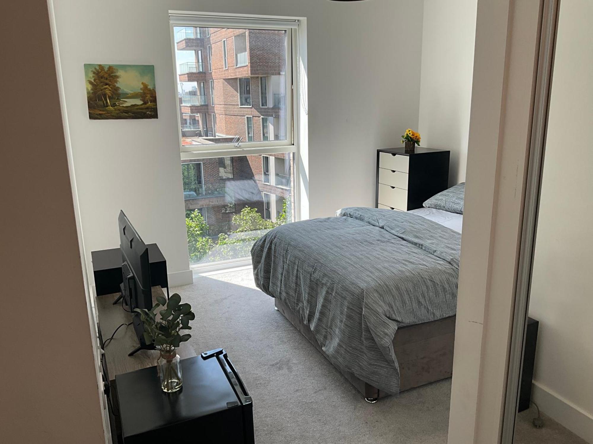 1br Gem In Shared Near O2 Arena & Excel With Patio, Private Bath, Free Parking & Garden Appartement Londen