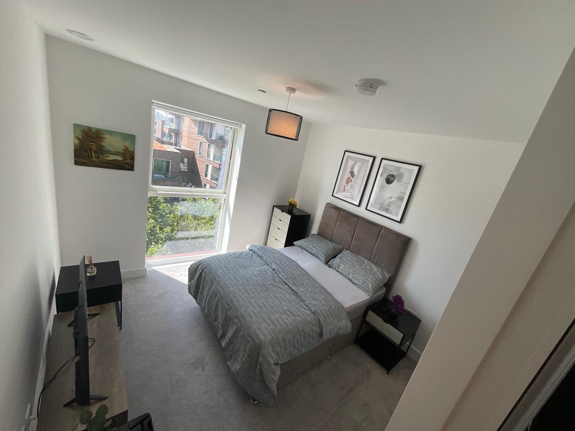 1br Gem In Shared Near O2 Arena & Excel With Patio, Private Bath, Free Parking & Garden * Londen