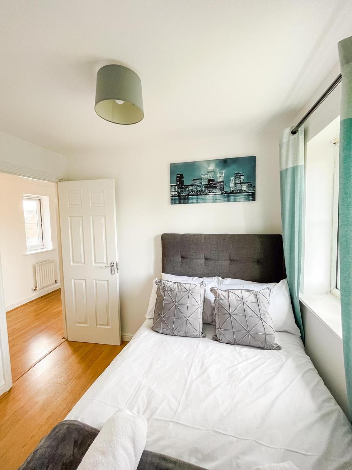 Barking Leisure And Contractor Holiday home London