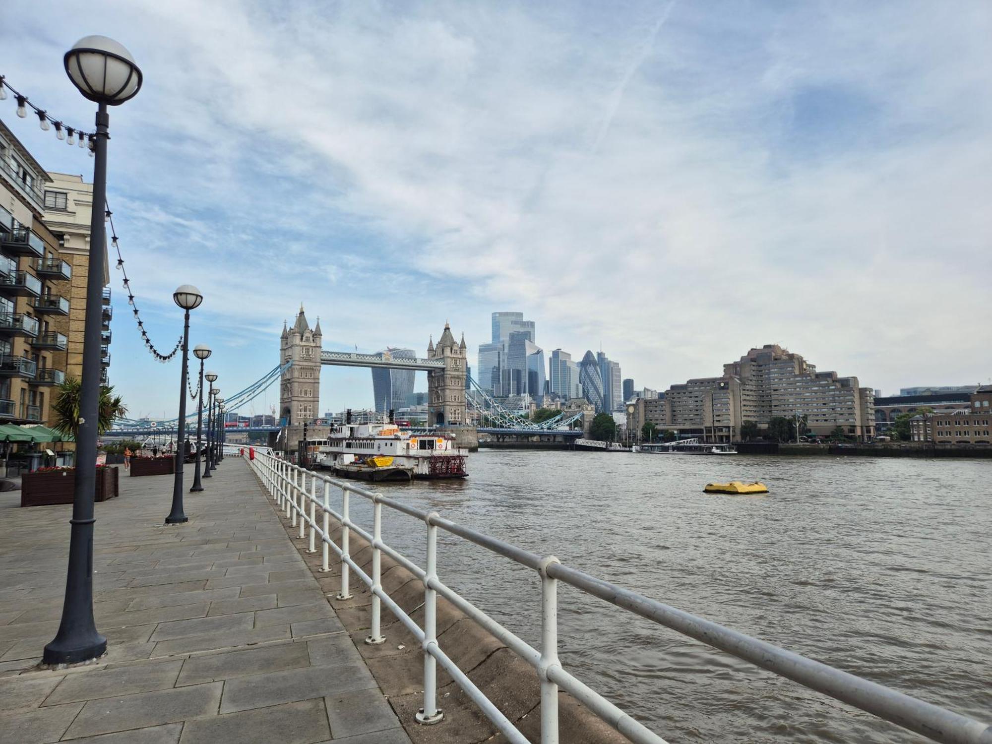Central With Stunning Views Privatunterkunft *