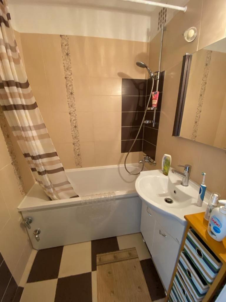 Greenwich Skyline Retreat - 2bed Flat