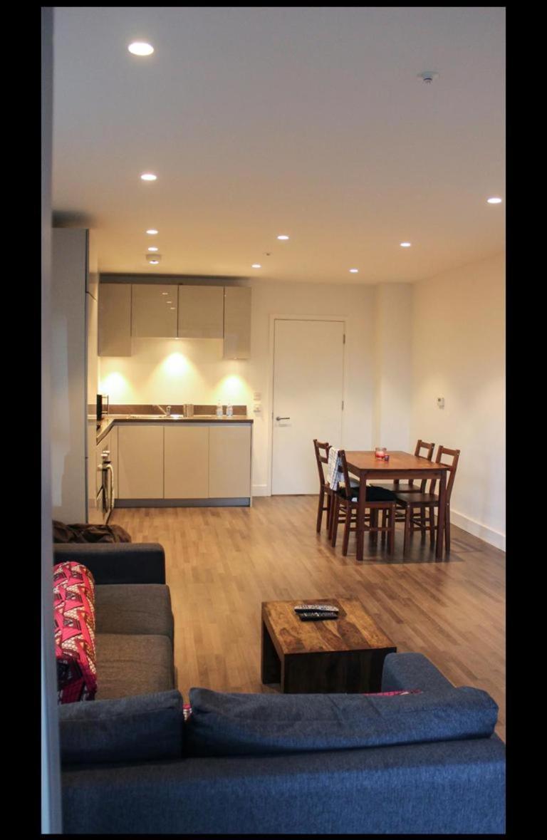 Charming With 2 Bedrooms Apartment London