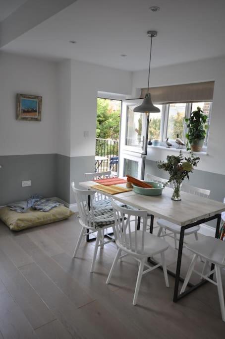 Lovely 2-bed Maisonette With Garden Close To River In Barnes - Mortlake Apartamento *