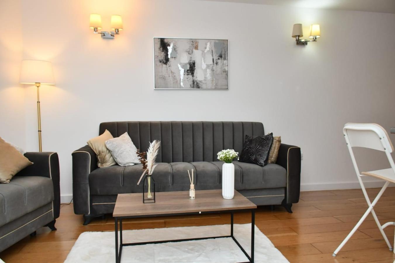 Spacious 2bedroom In Airport London