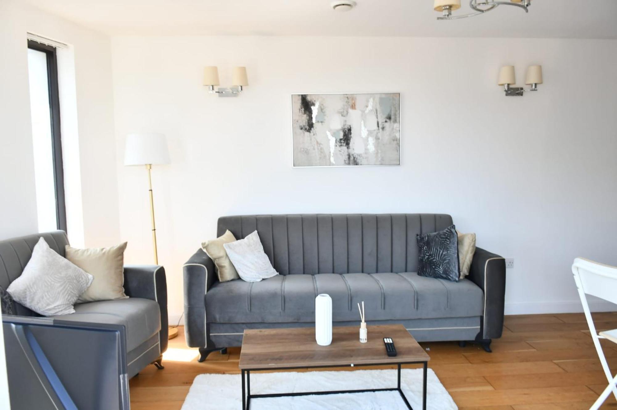 Spacious 2bedroom In Airport Apartment *