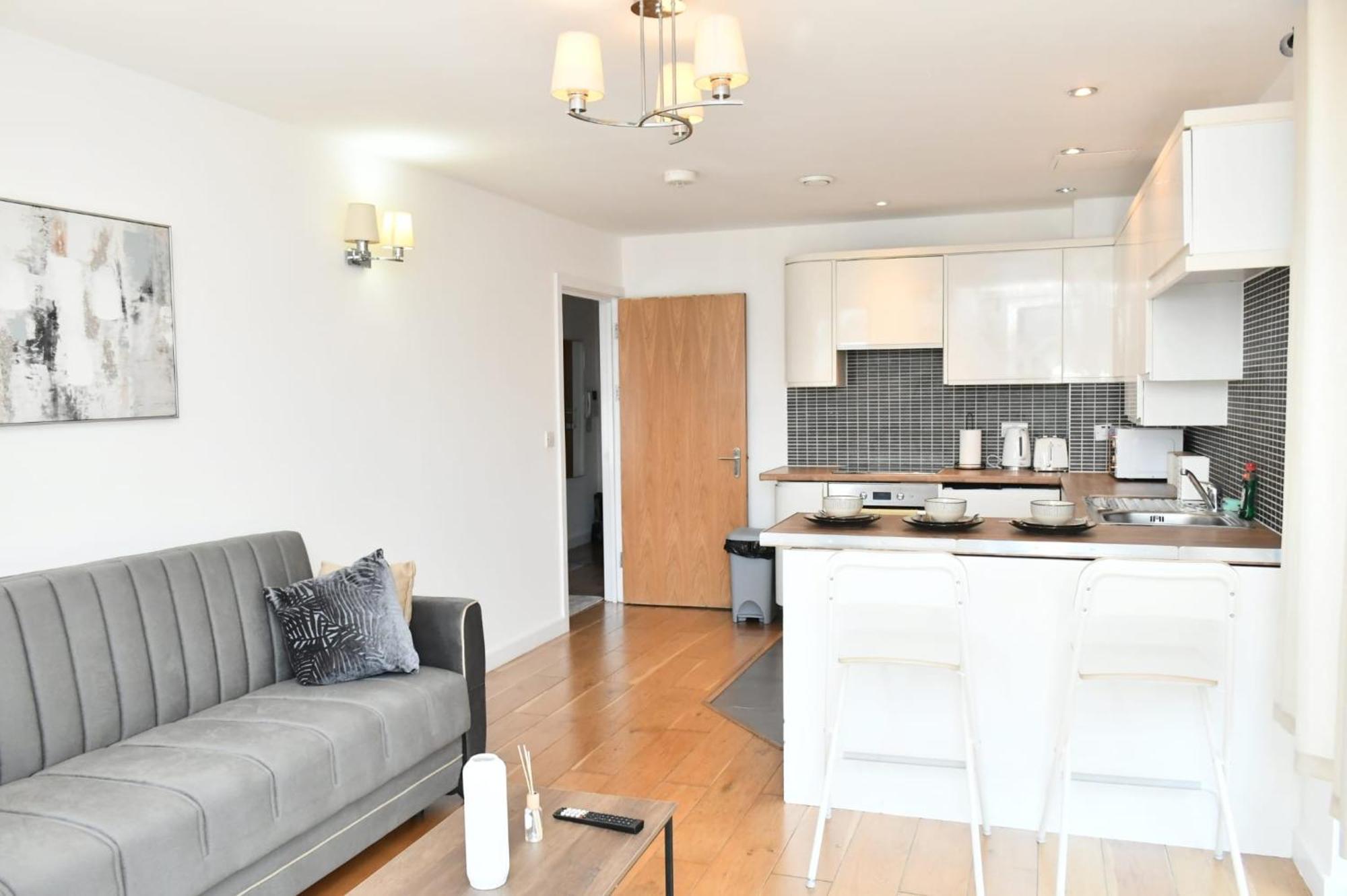 Spacious 2bedroom In Airport London