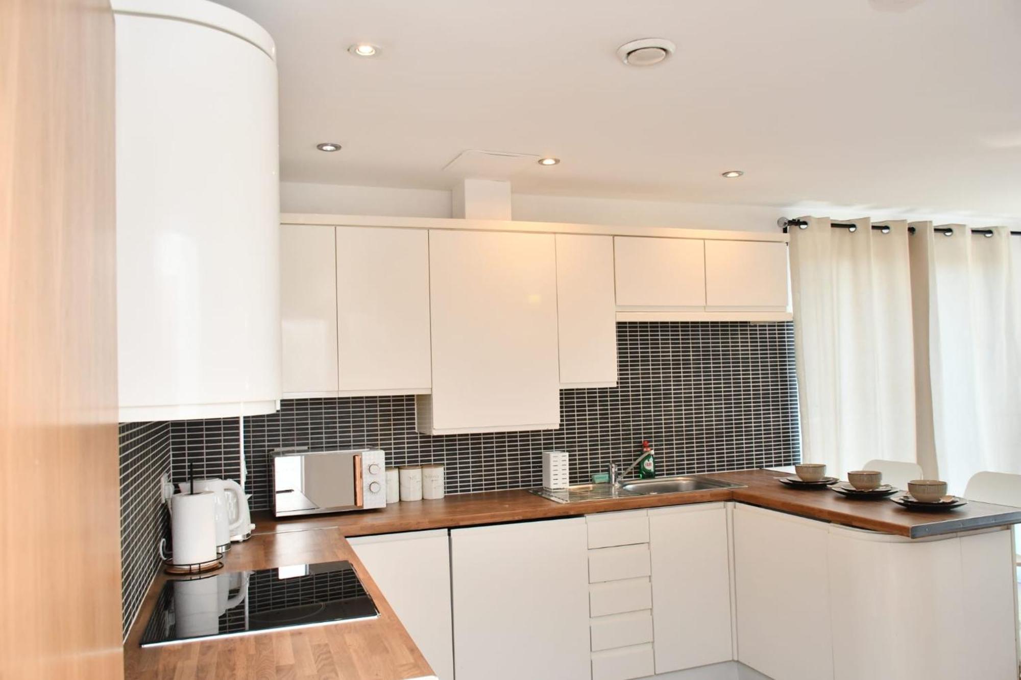 Spacious 2bedroom In Airport * London