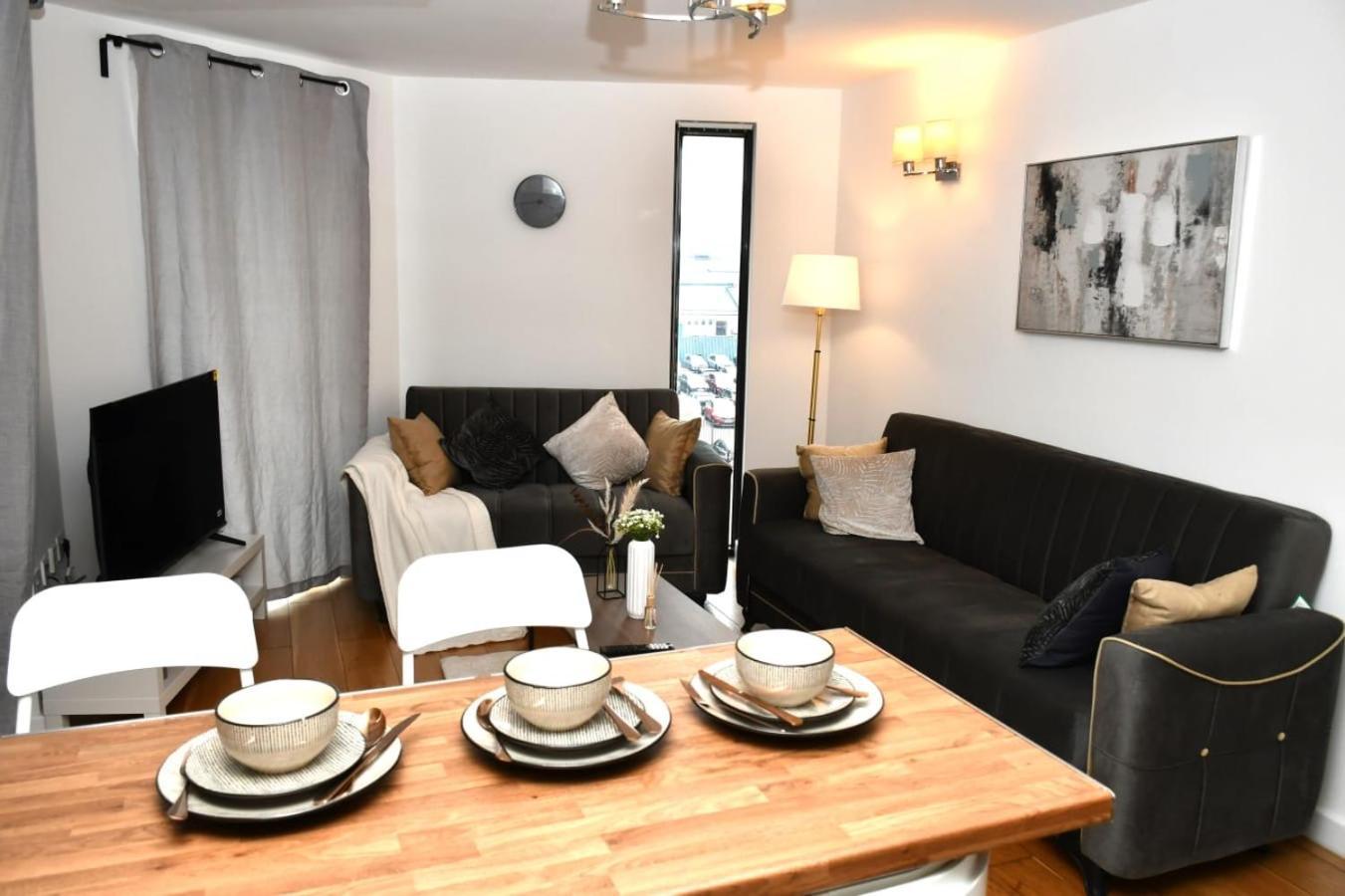 Apartment Spacious 2bedroom In Airport London