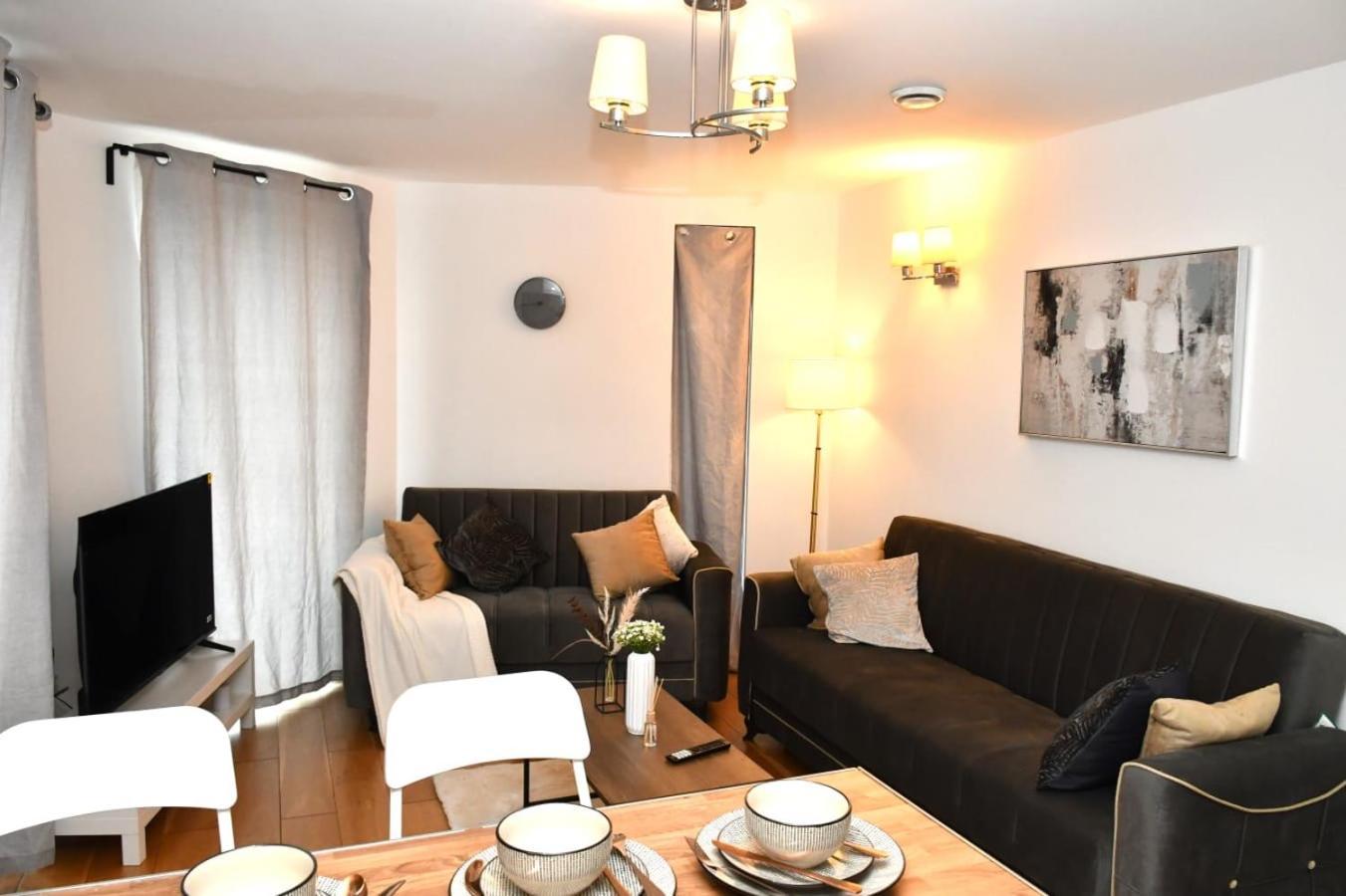 Apartment Spacious 2bedroom In Airport *