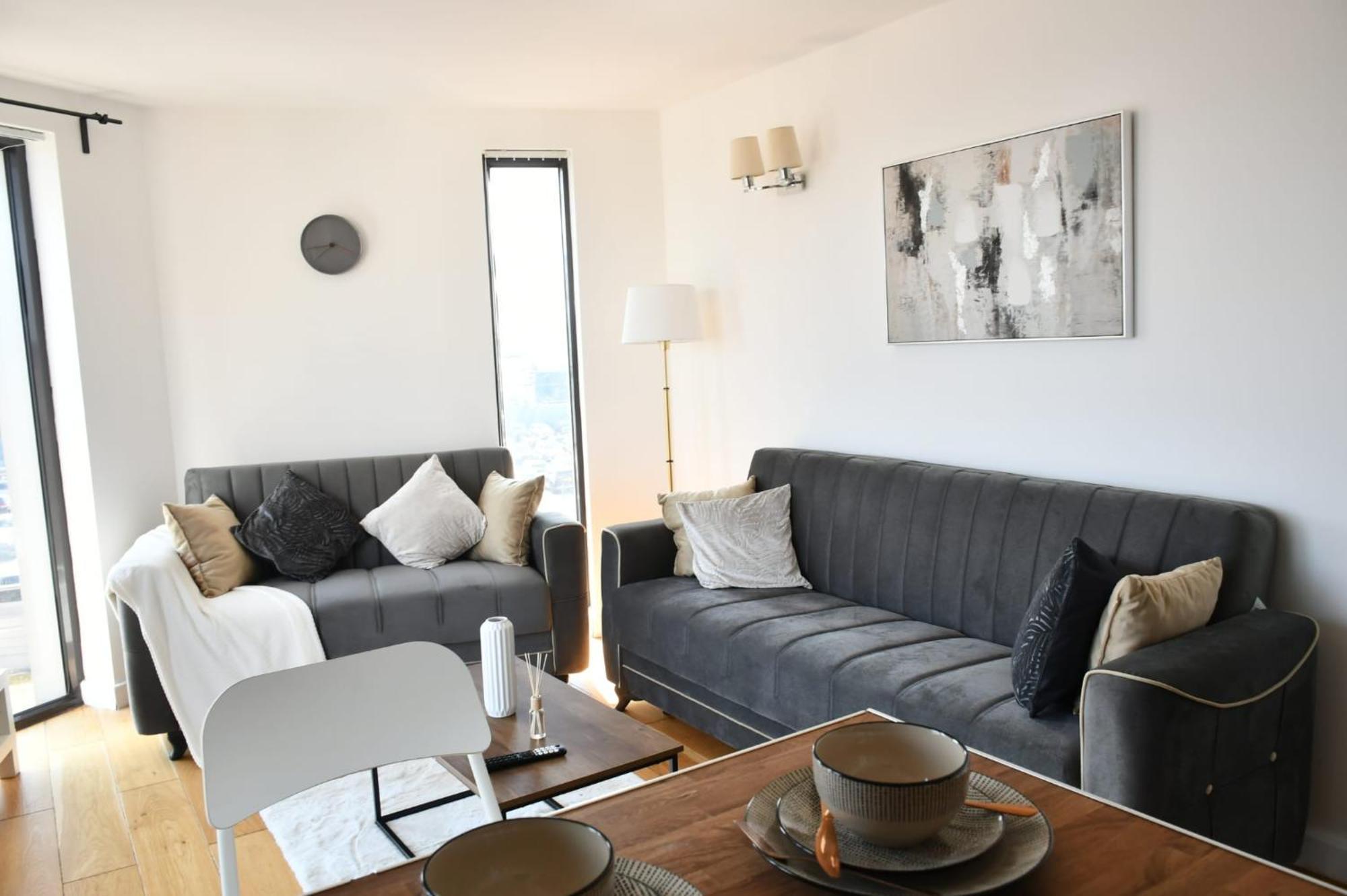 Spacious 2bedroom In Airport *