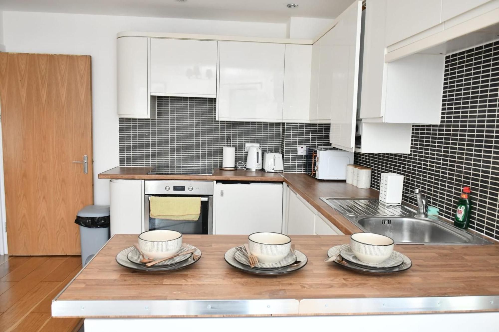 Apartment Spacious 2bedroom In Airport