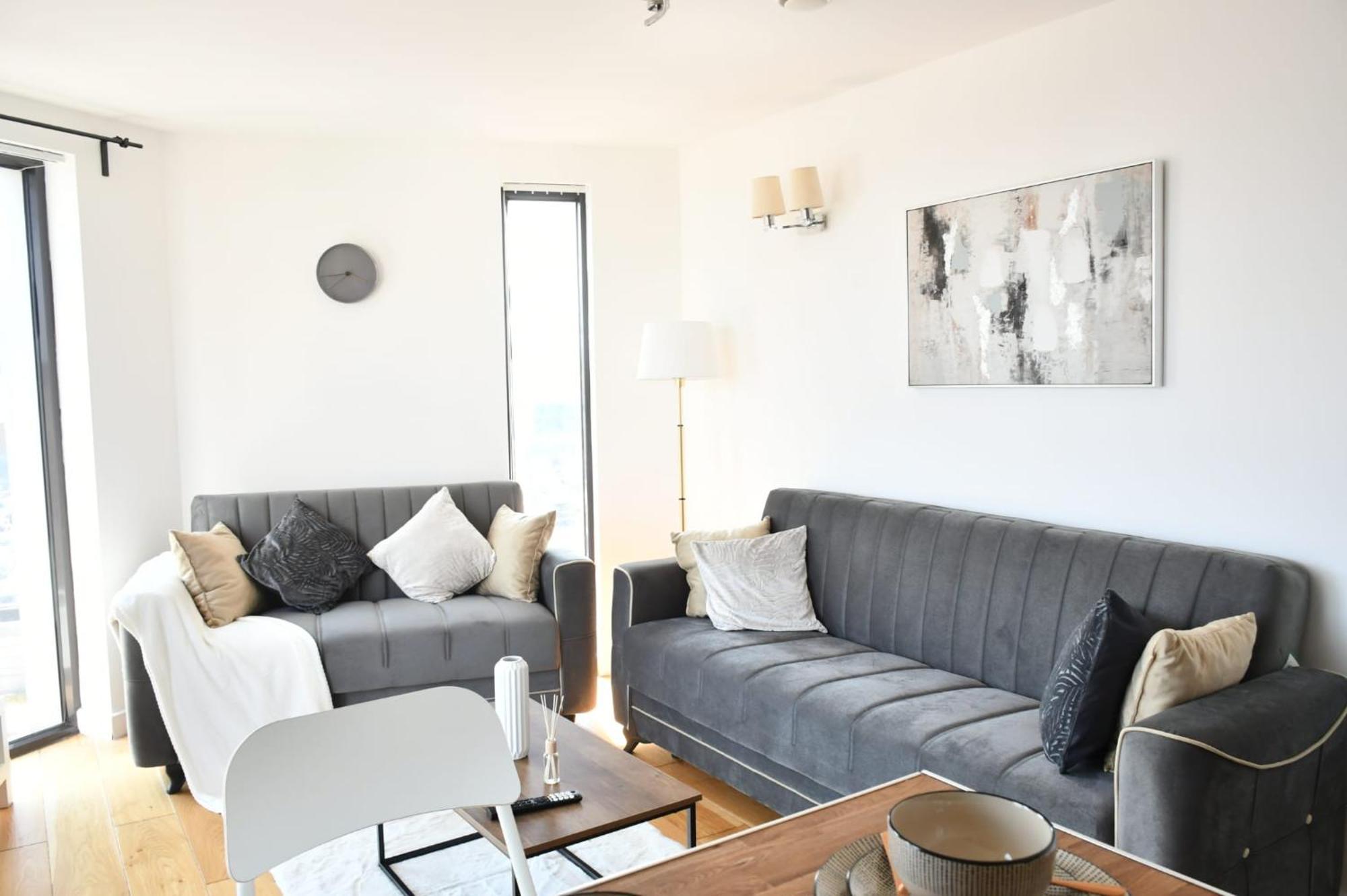 Spacious 2bedroom In Airport London