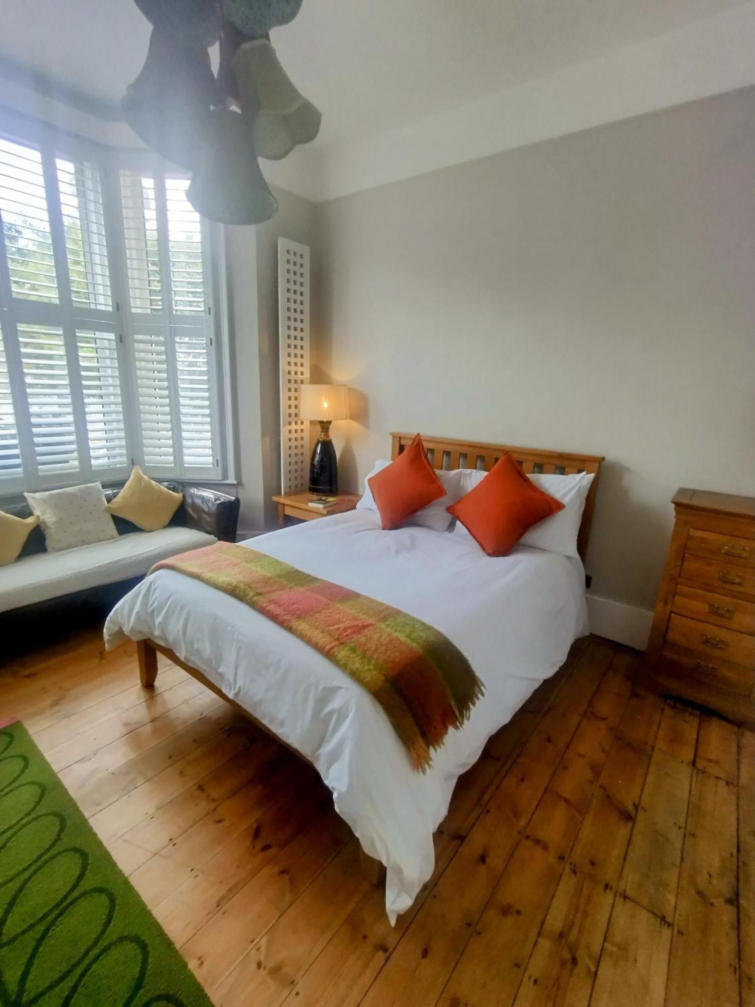 Annette's Place, Greenwich Garden Apartment, Apartment London