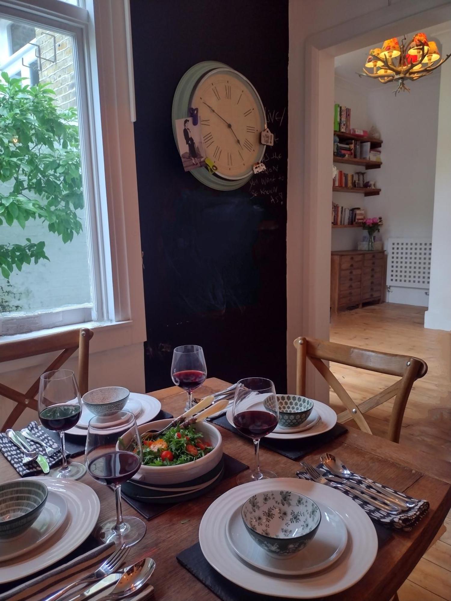 Annette's Place, Greenwich Garden Apartment, * London