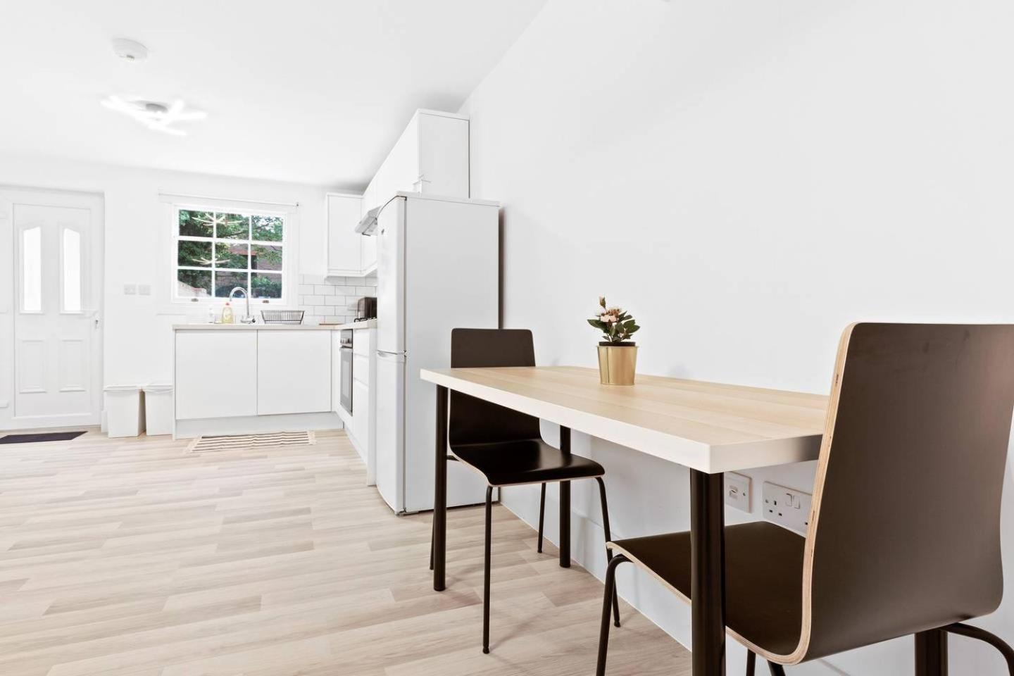 Airy Spacious 1 Bedroom Aprtment With Garden In Brixton Apartment
