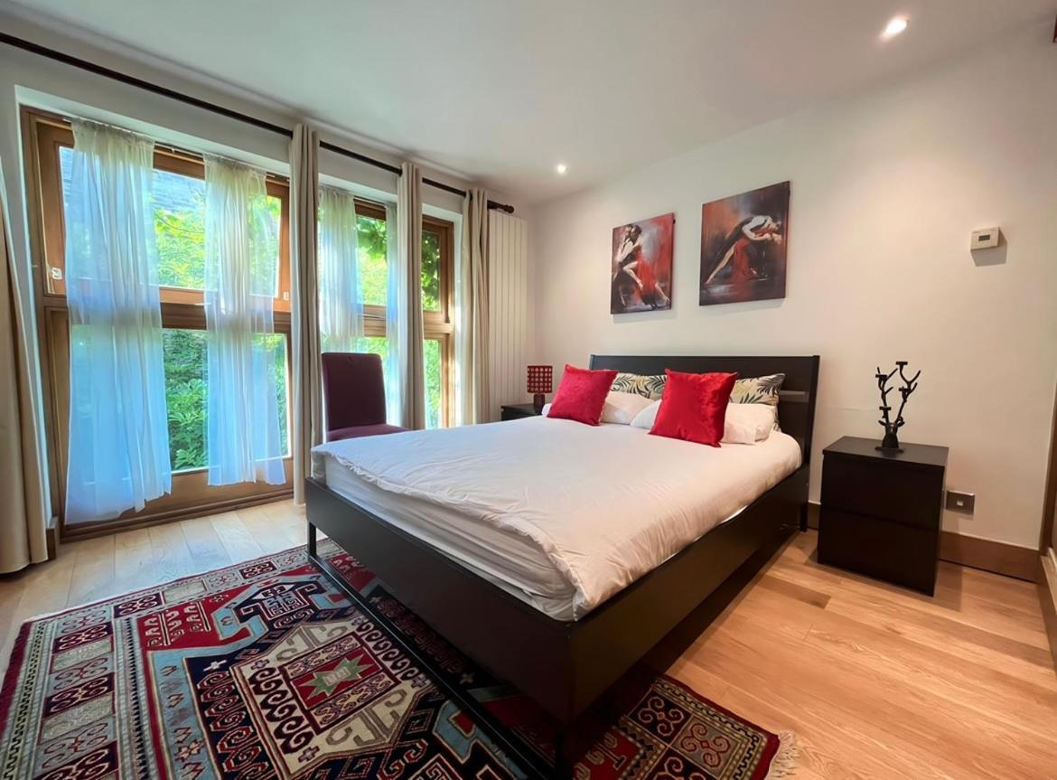 Luxury 2 Double Bedroom Flat - Kensington