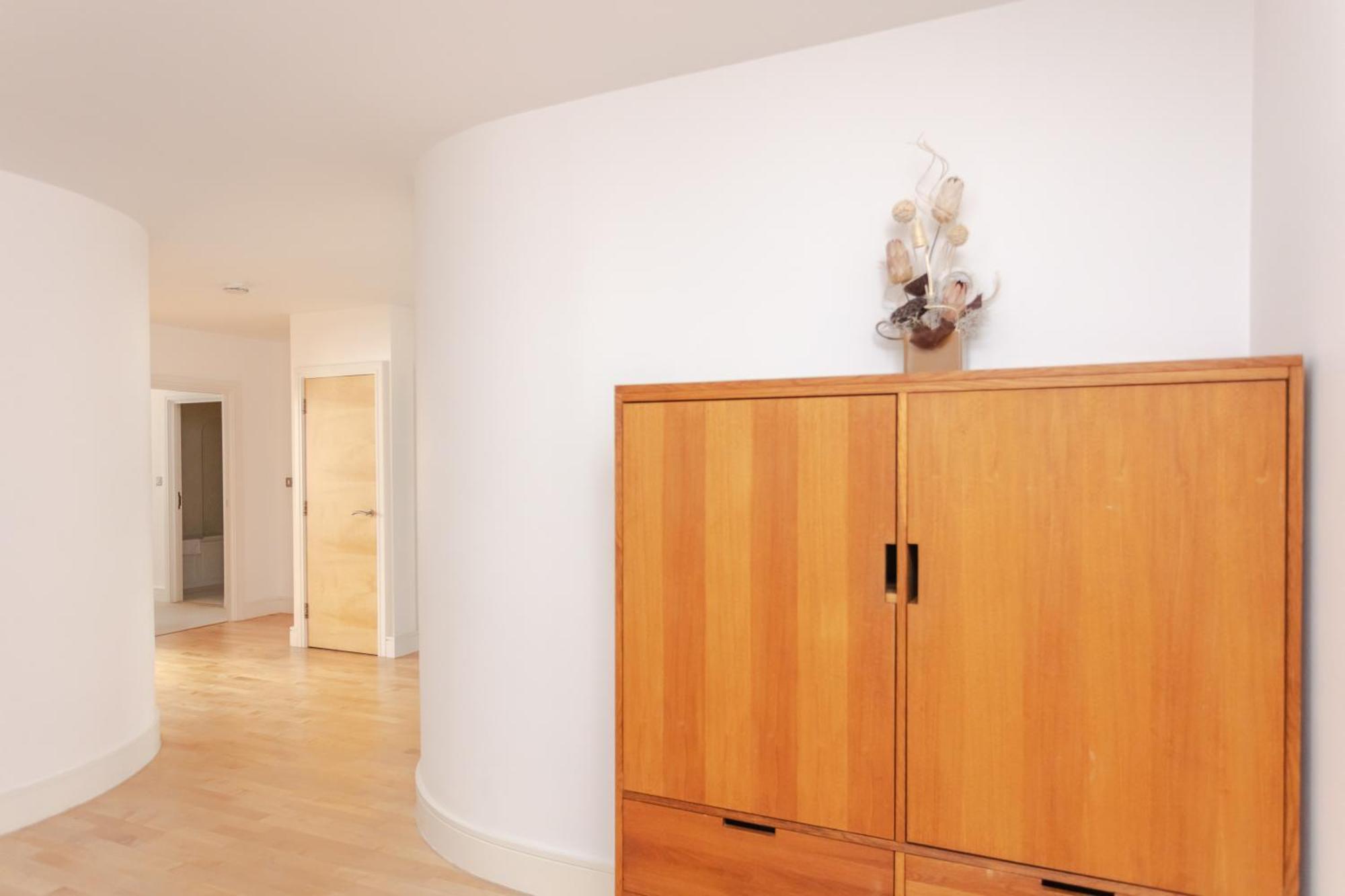 Spacious 2 Bedroom Flat On Bermondsey St * London