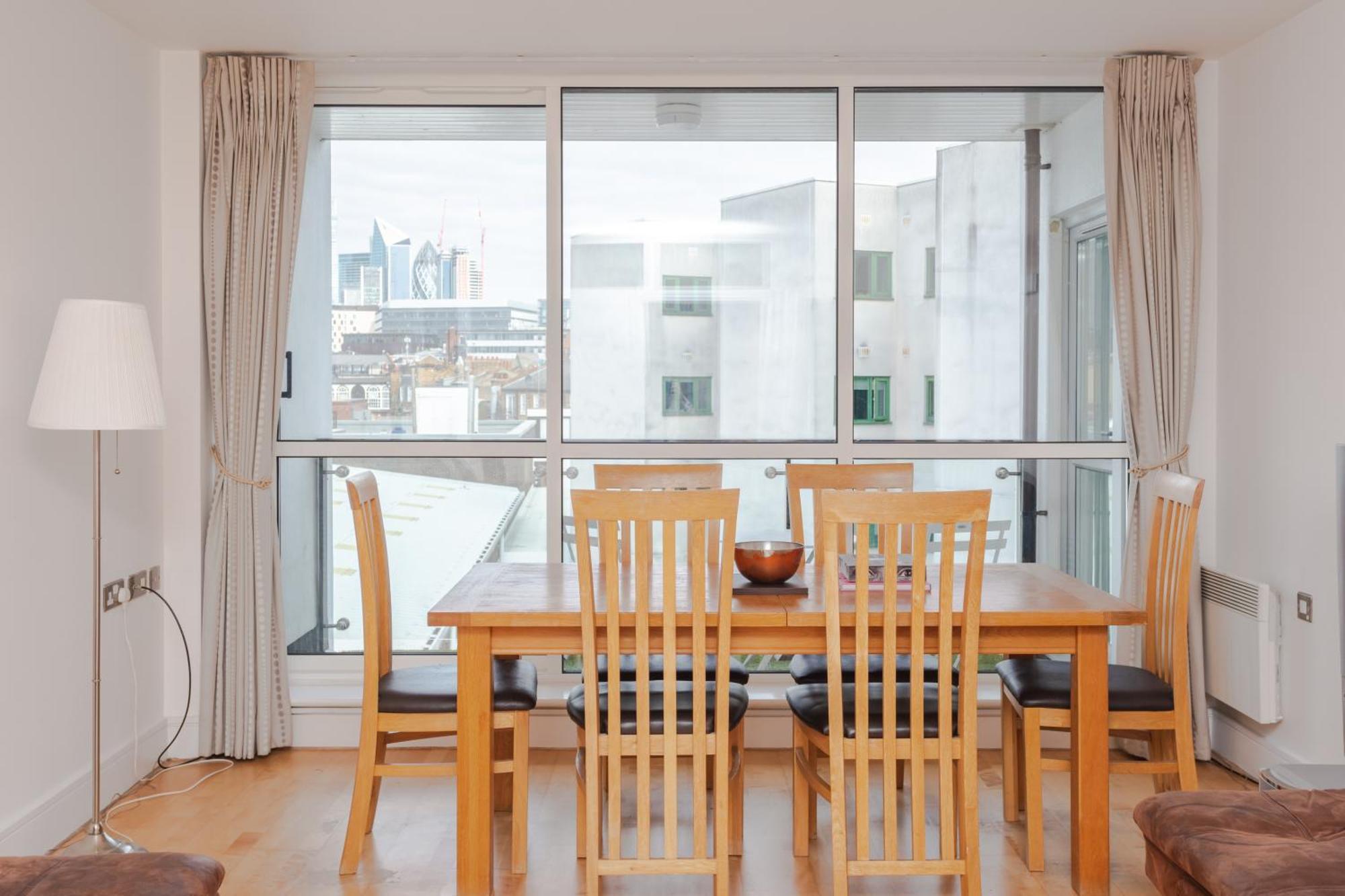 Spacious 2 Bedroom Flat On Bermondsey St Leilighet London
