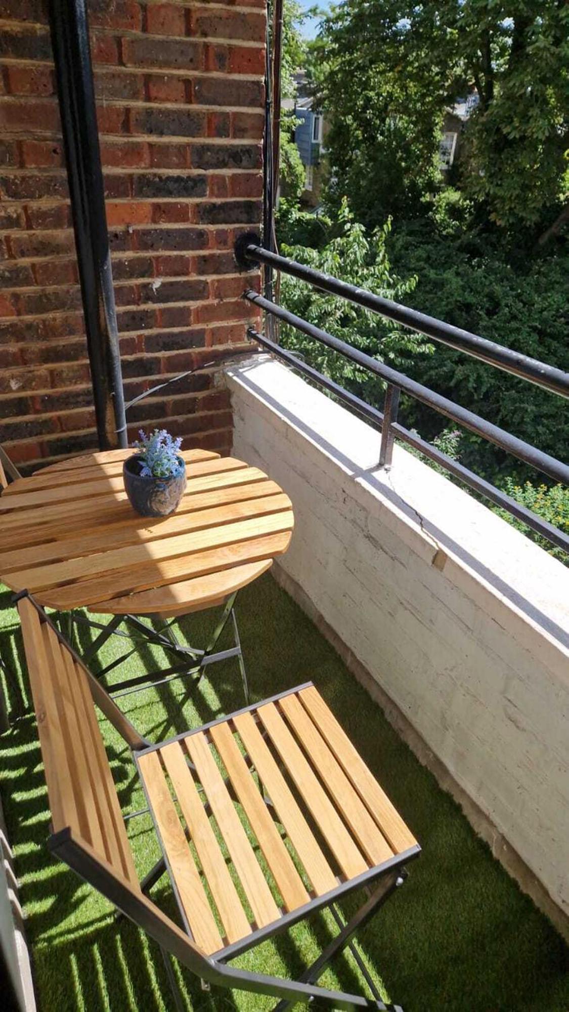 Charming 2-bedroom Flat With Private Balcony Near Islington Station, Canonbury London