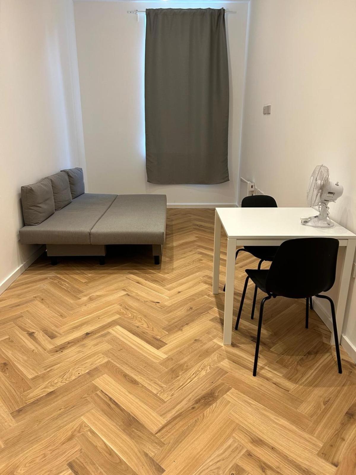 Astra House Apartment
