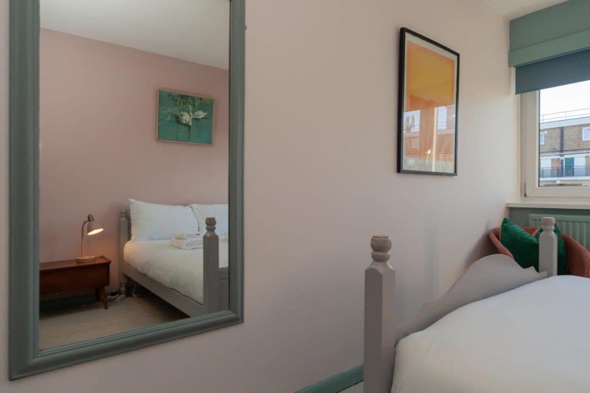 Central Stylish 4 Bedroom Apartment