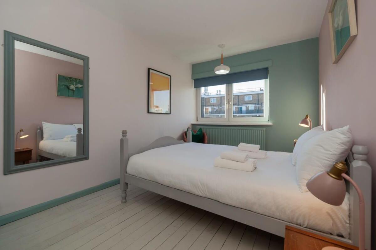Central Stylish 4 Bedroom Apartment