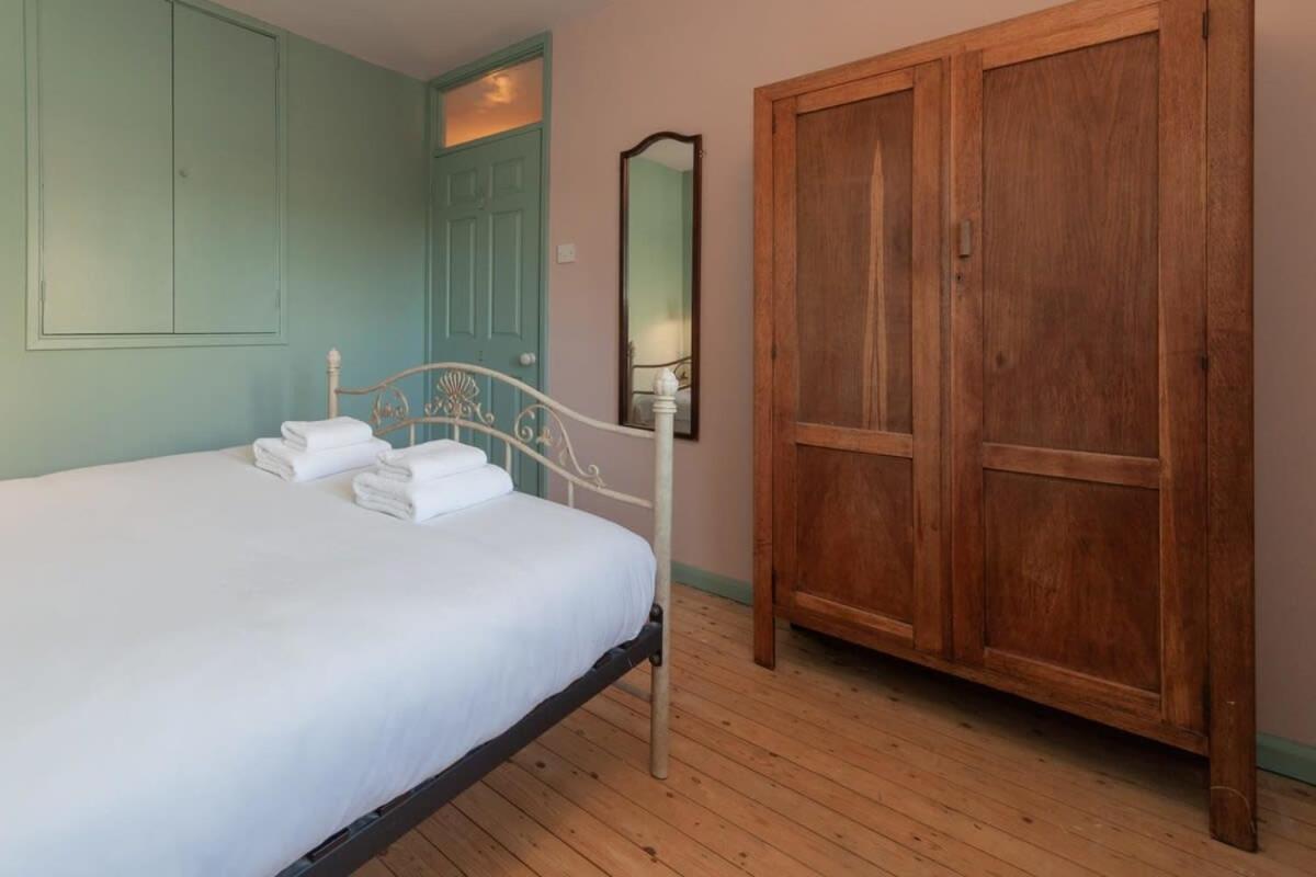 Central Stylish 4 Bedroom