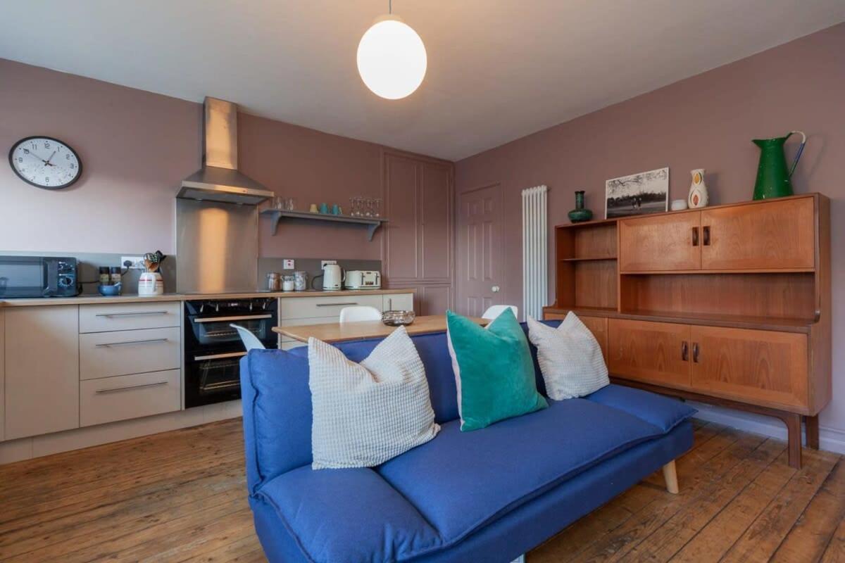 Central Stylish 4 Bedroom Apartment London