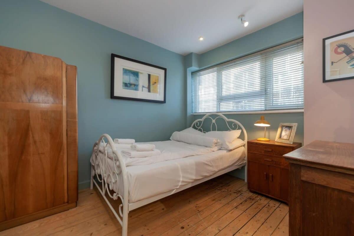 Central Stylish 4 Bedroom * London