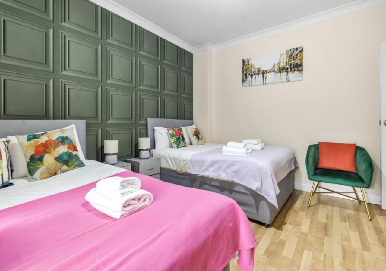 The Roundway Styles & Cosy Private In Apartment *