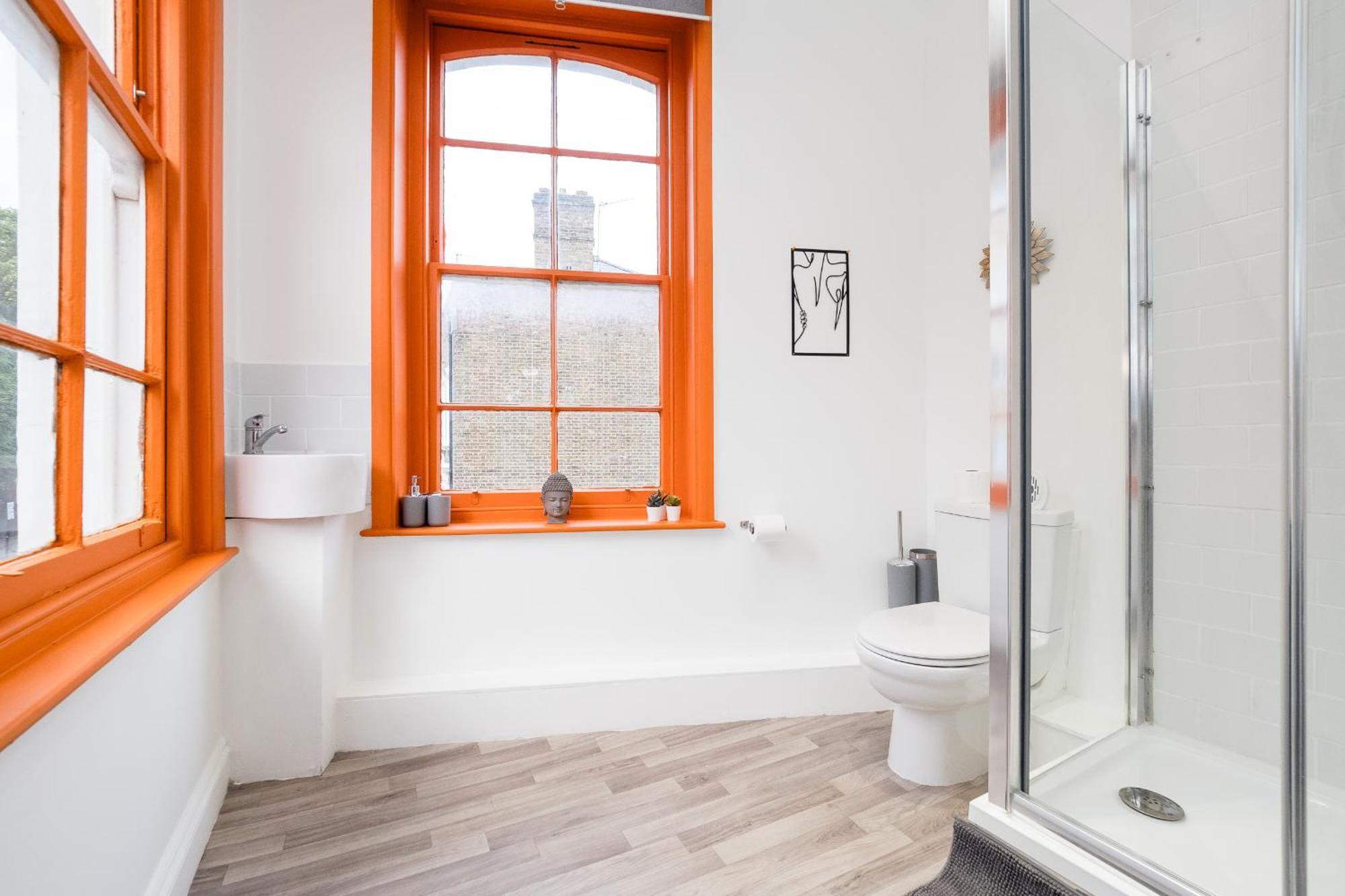 Ferienhaus Spacious 6 Ensuite Bedroom House In