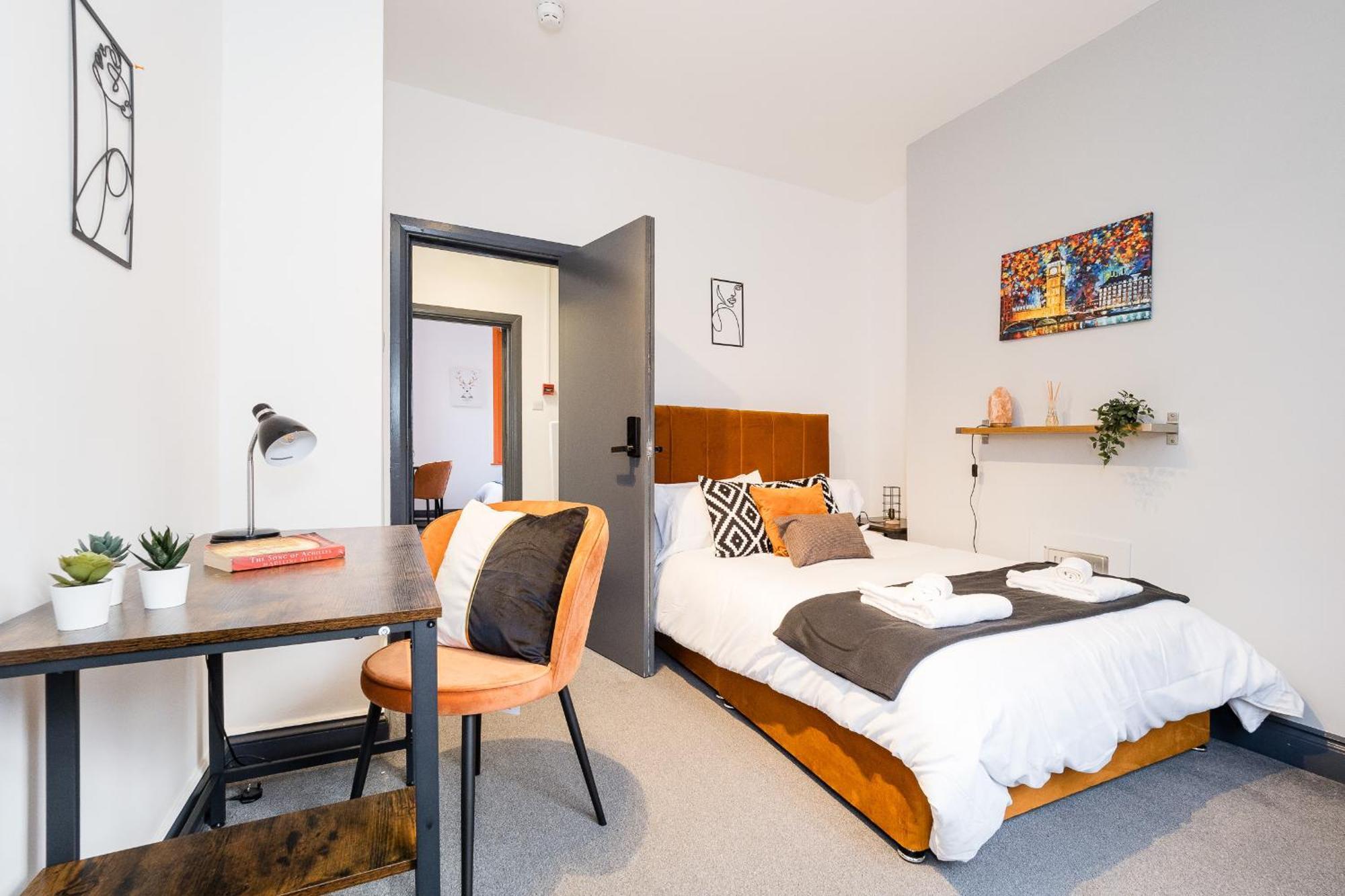 Spacious 6 Ensuite Bedroom House In Ferienhaus