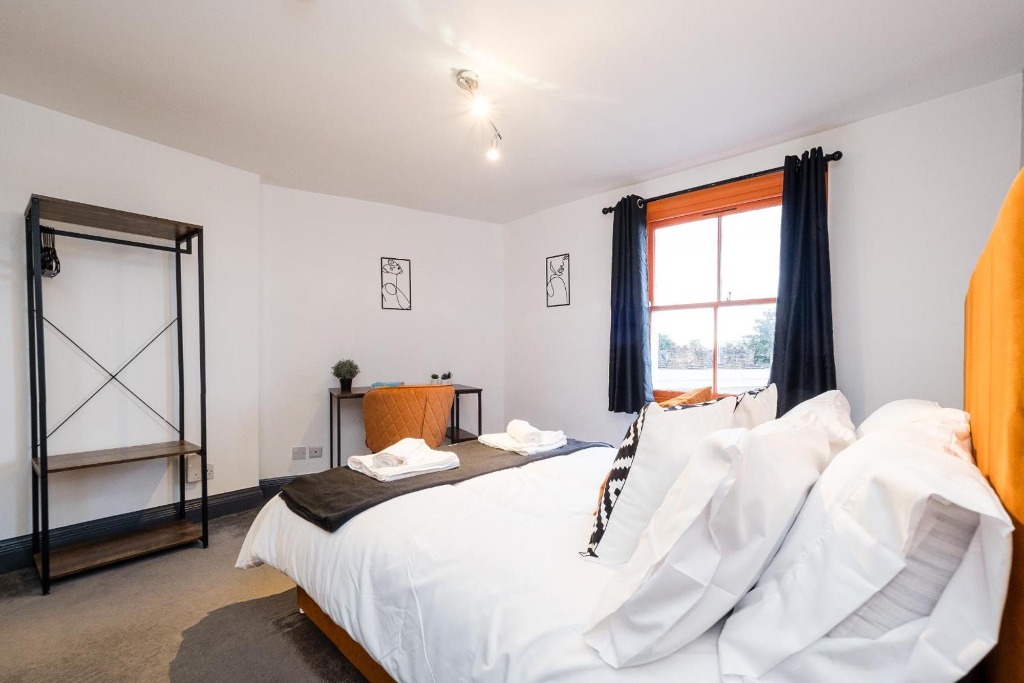 Spacious 6 Ensuite Bedroom House In Ferienhaus *