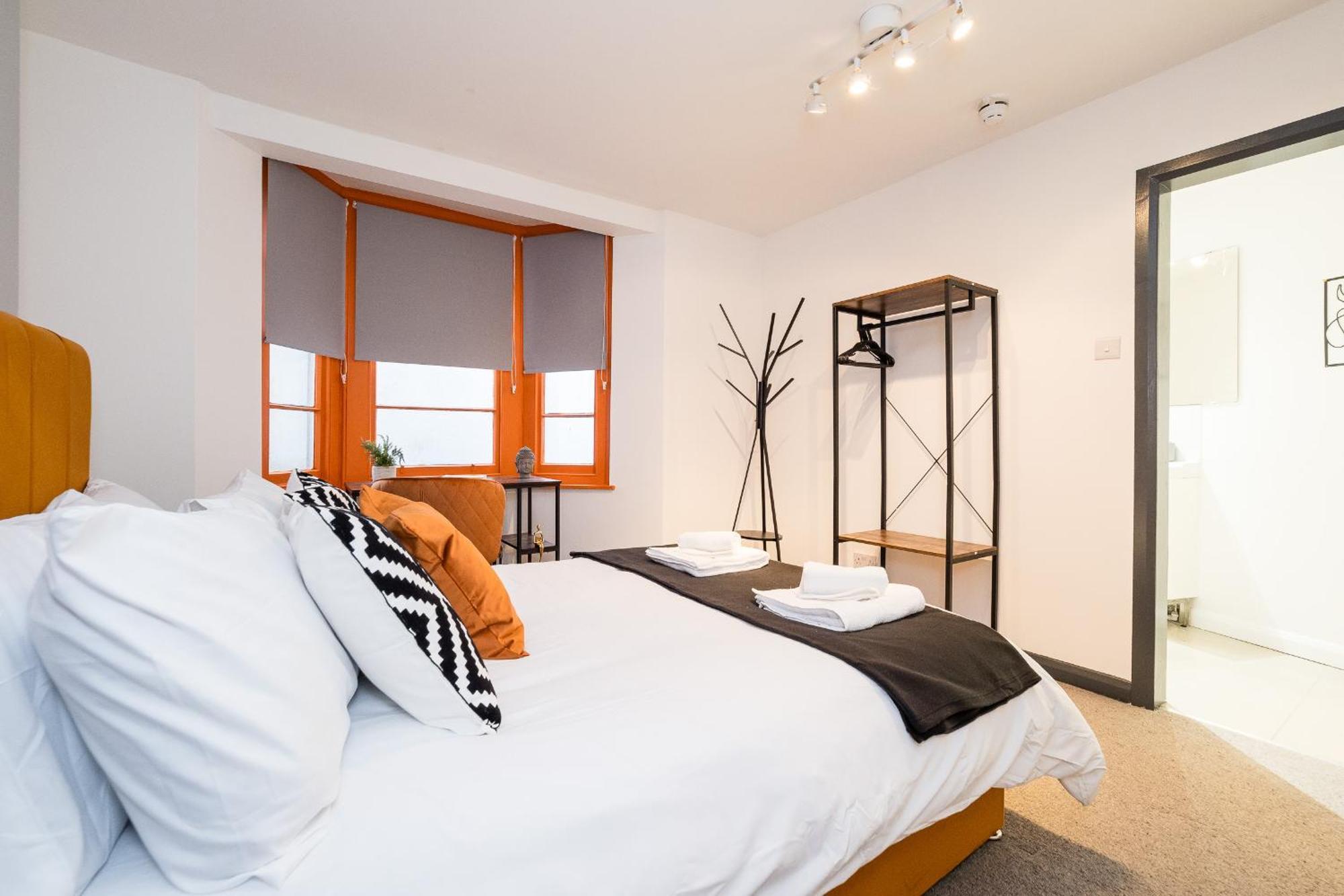 Ferienhaus Spacious 6 Ensuite Bedroom House In *
