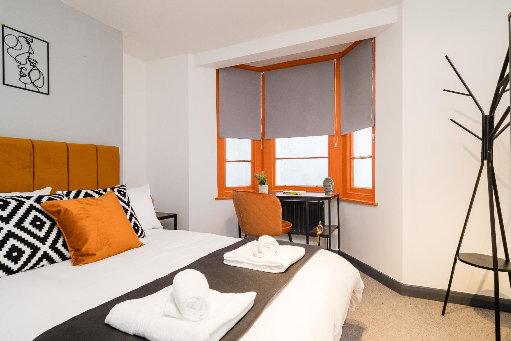 Spacious 6 Ensuite Bedroom House In Ferienhaus *