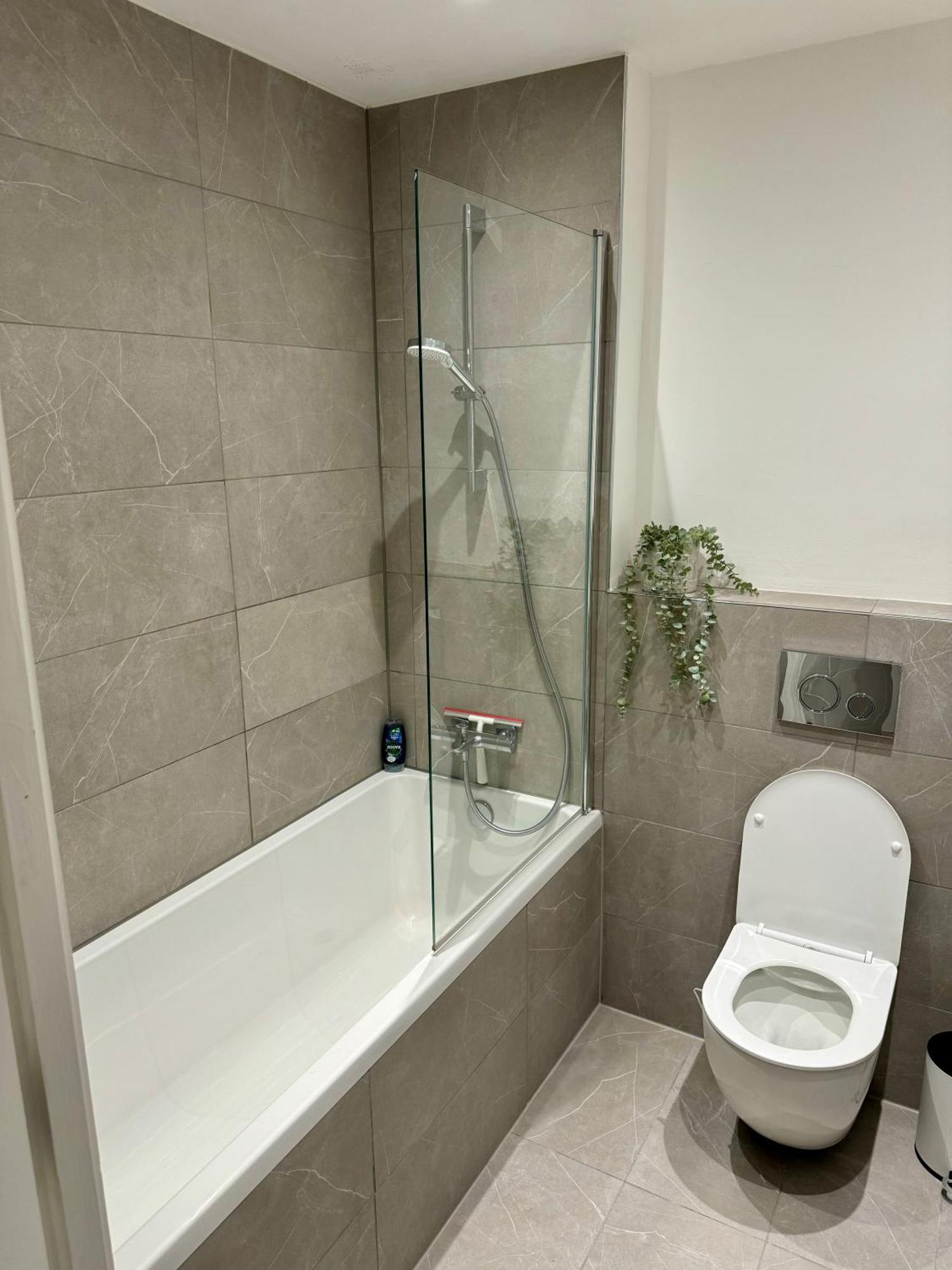 2 Bedroom Spacious In Appartement Londen
