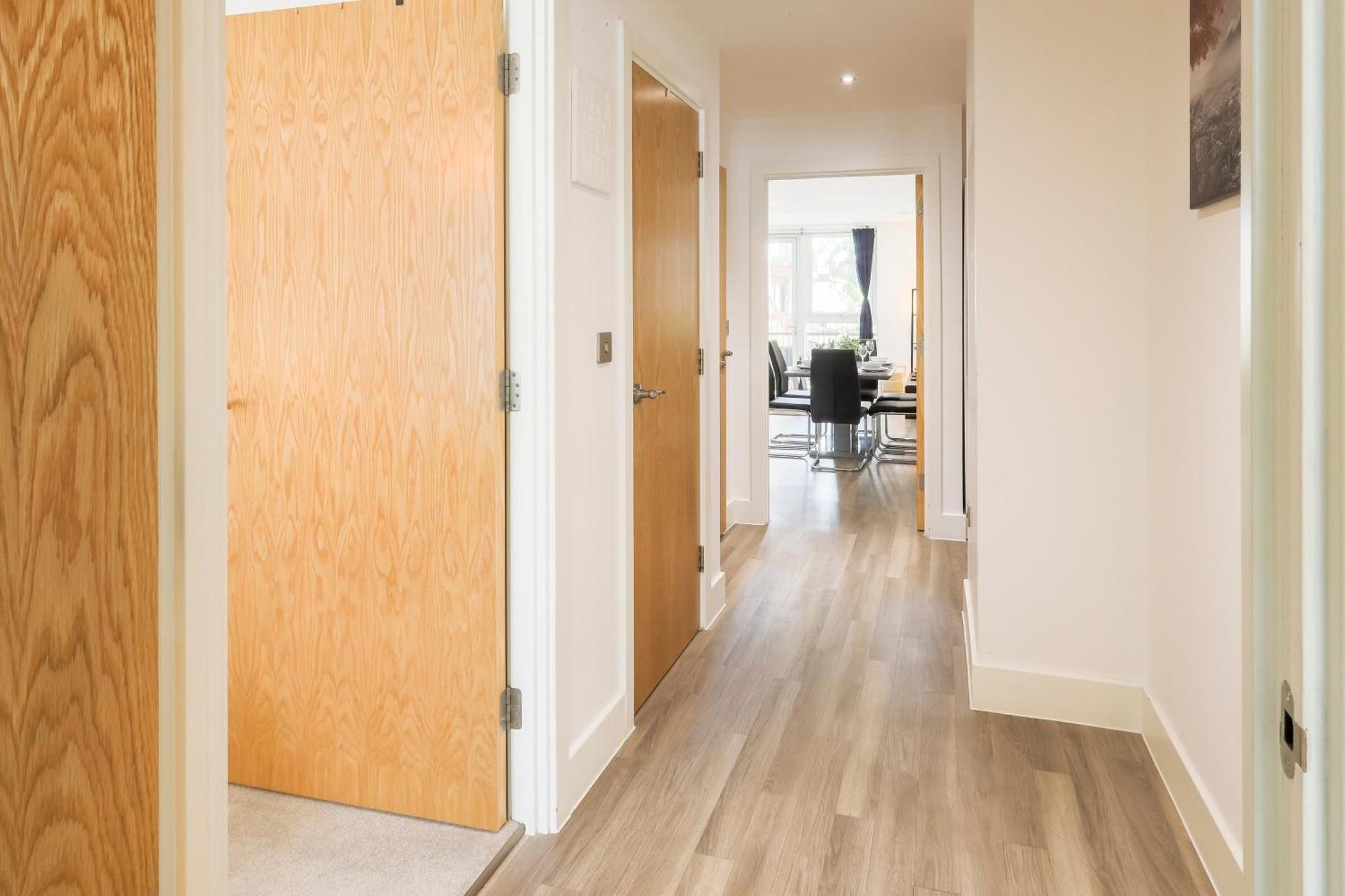 Leilighet Stylish 2br By Dluxoria Short Lets & Serviced Greater With Pet Friendly, Free Wifi & Free Parking