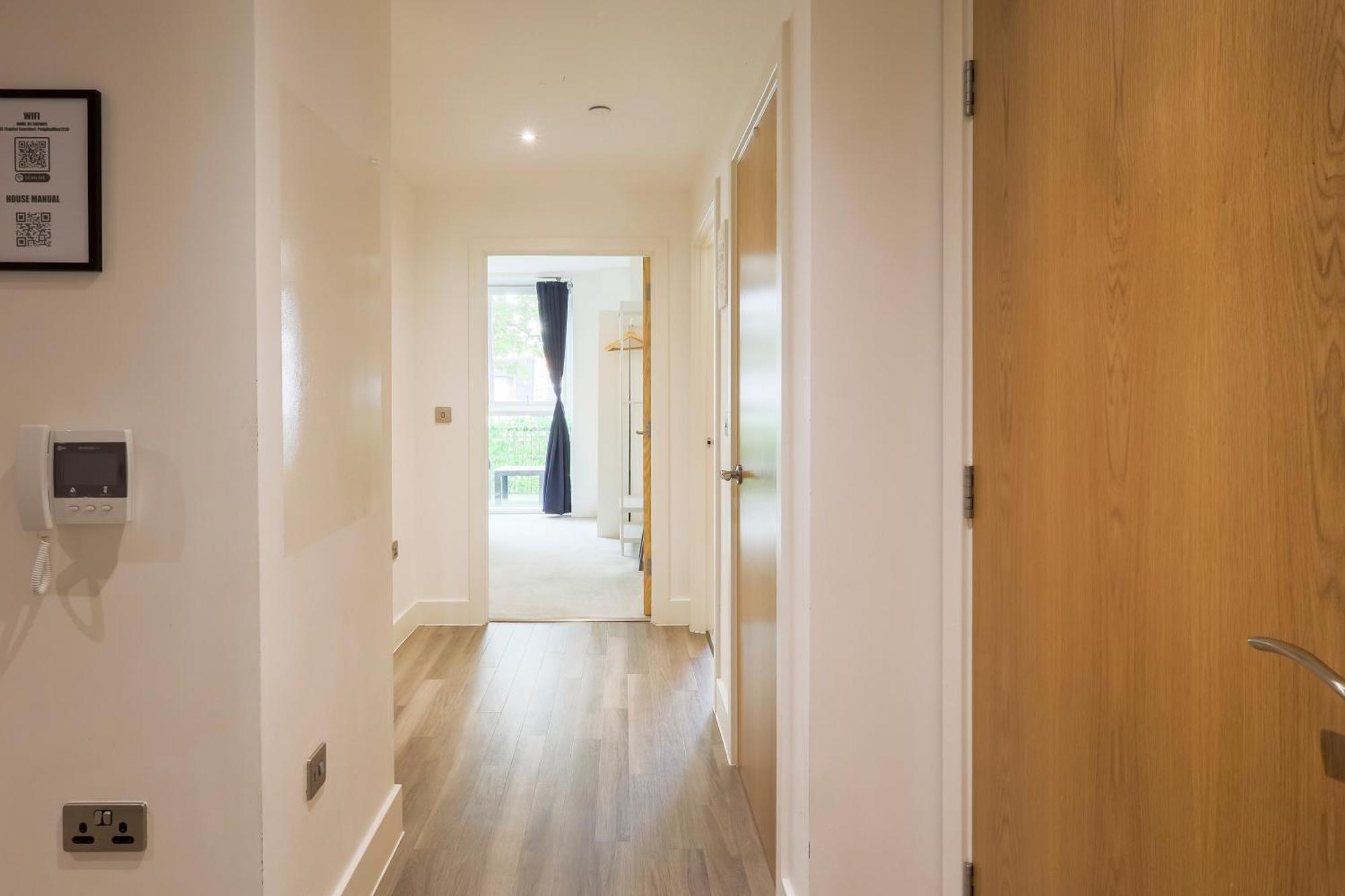 Leilighet Stylish 2br By Dluxoria Short Lets & Serviced Greater With Pet Friendly, Free Wifi & Free Parking *