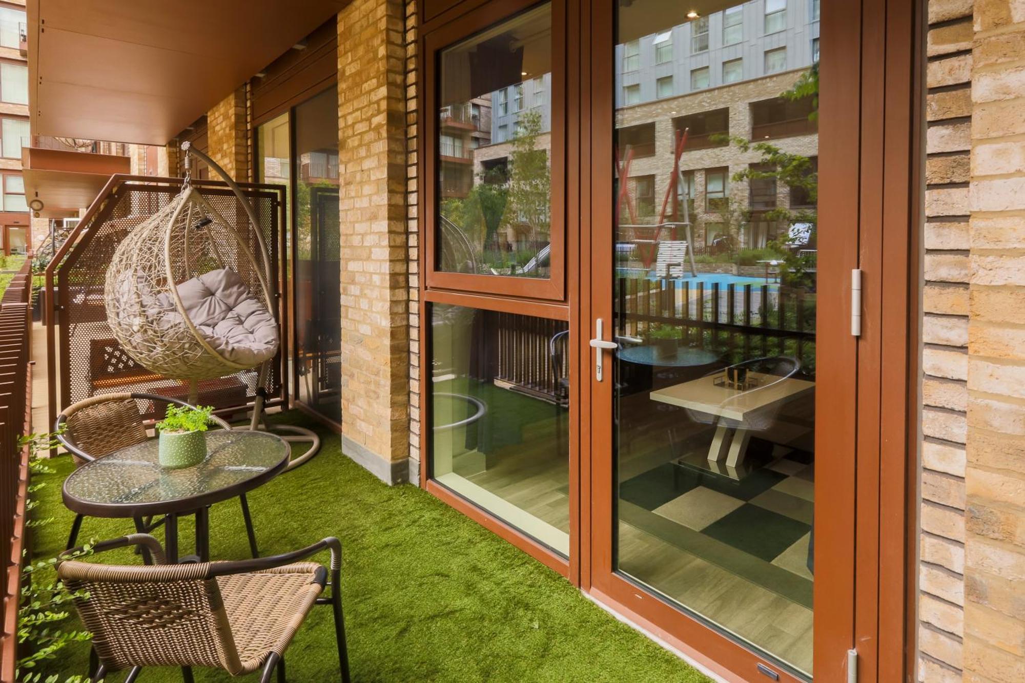 Leilighet Stylish 2br By Dluxoria Short Lets & Serviced Greater With Pet Friendly, Free Wifi & Free Parking