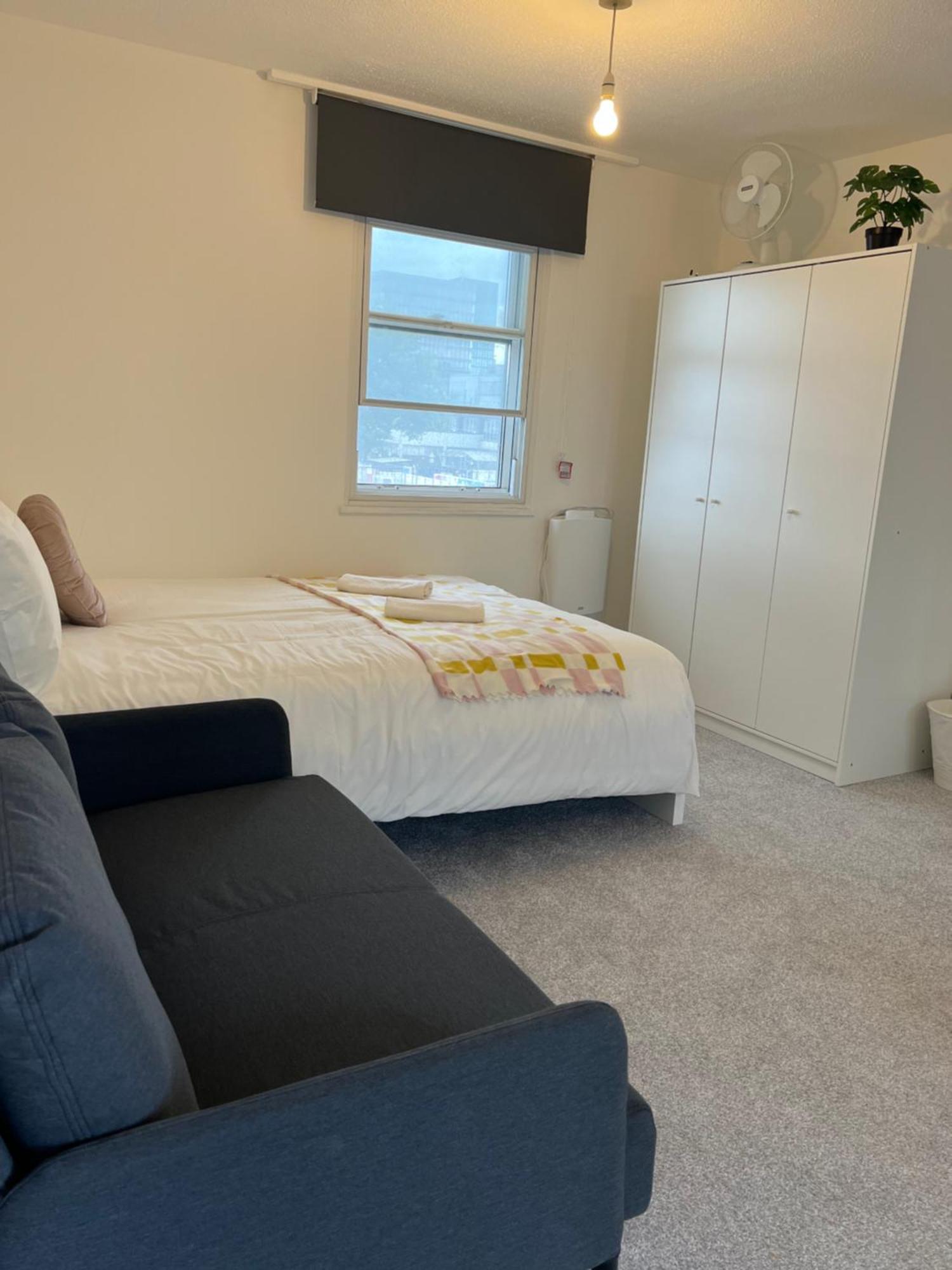 Lovely Entire Flat With Private Balcony In Euston-central Appartement Londen