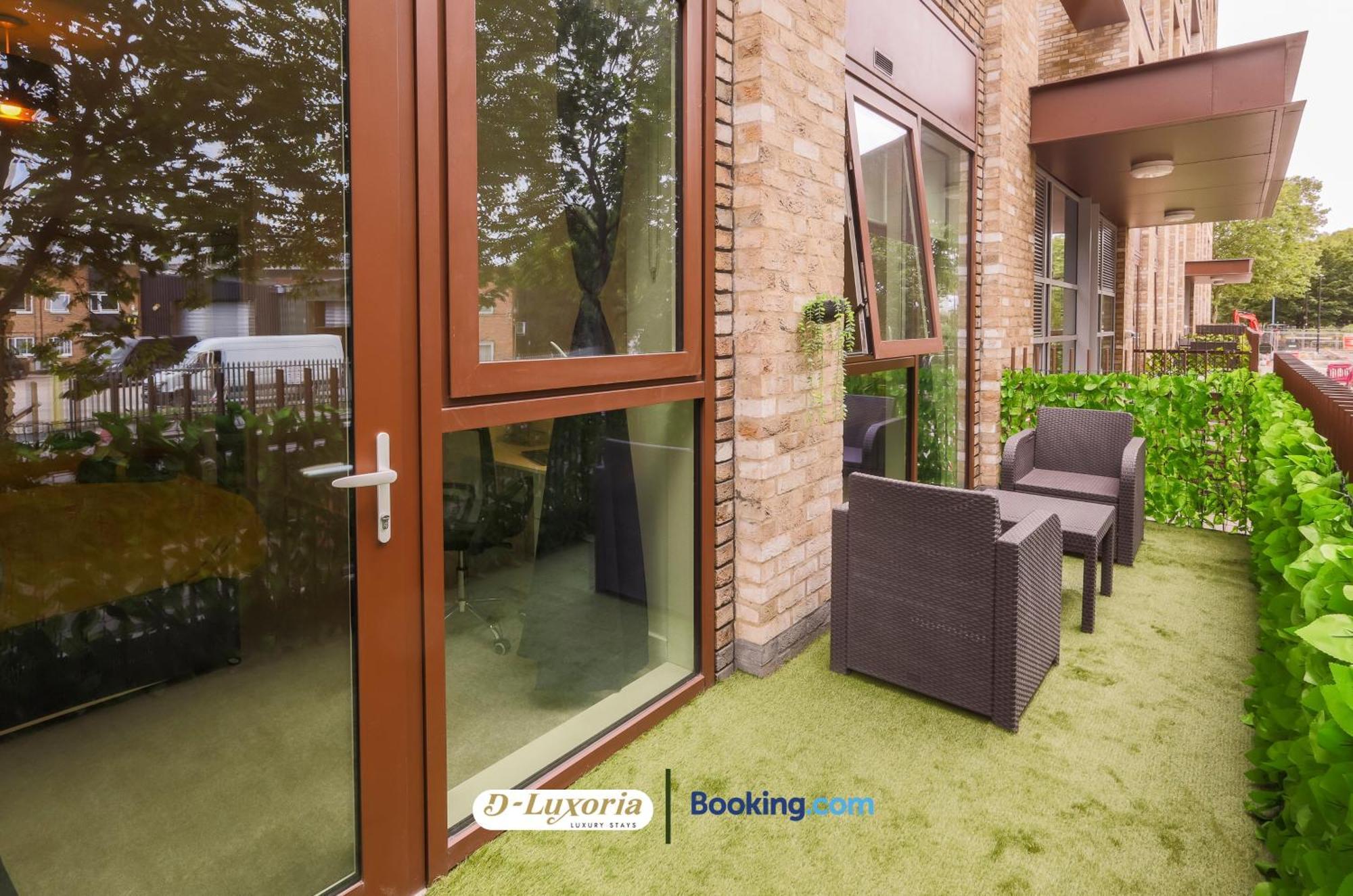 Leilighet Stylish 2br By Dluxoria Short Lets & Serviced Greater With Pet Friendly, Free Wifi & Free Parking