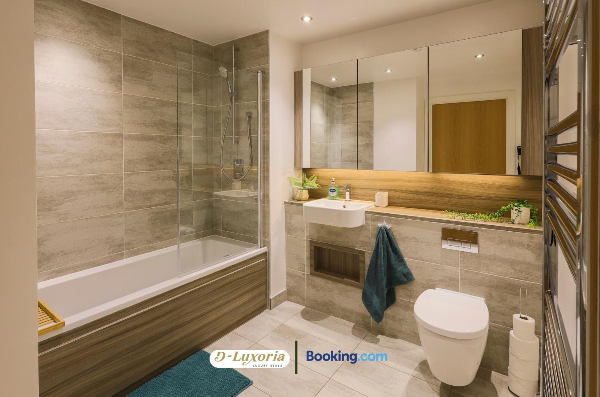 Leilighet Stylish 2br By Dluxoria Short Lets & Serviced Greater With Pet Friendly, Free Wifi & Free Parking London