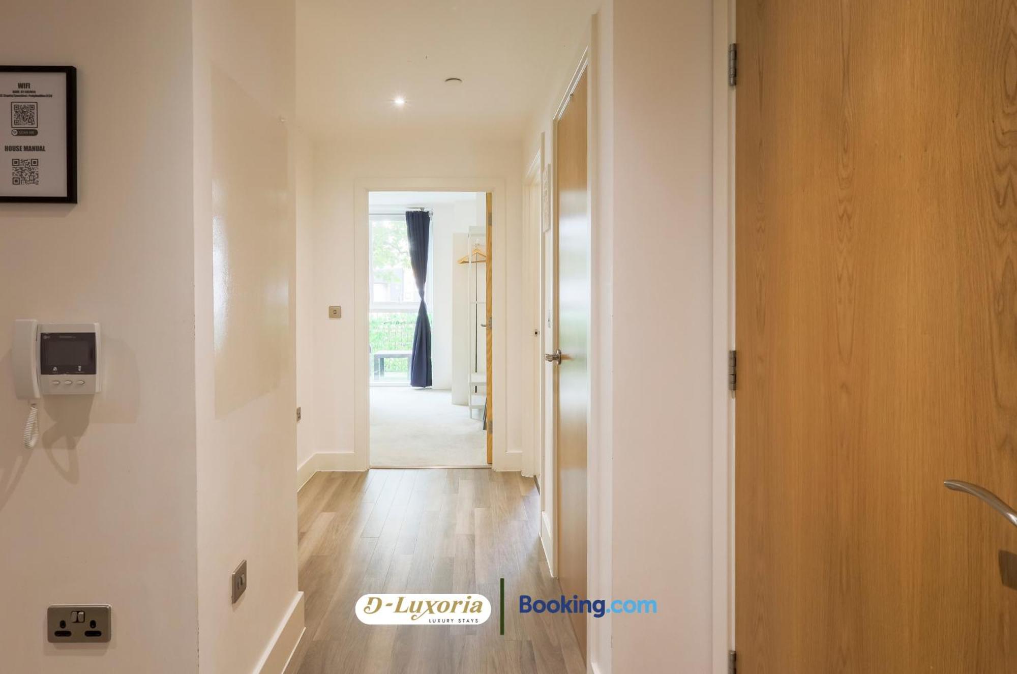 Stylish 2br By Dluxoria Short Lets & Serviced Greater With Pet Friendly, Free Wifi & Free Parking Leilighet *